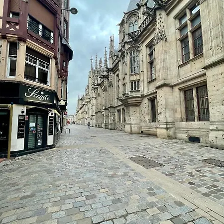 Cosy En Plein Coeur Historique Appartamento Rouen